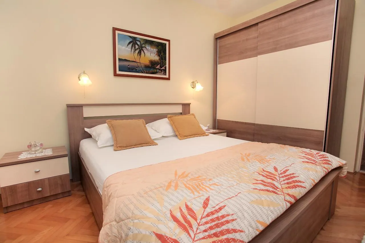 Apartment Carmen Trogir